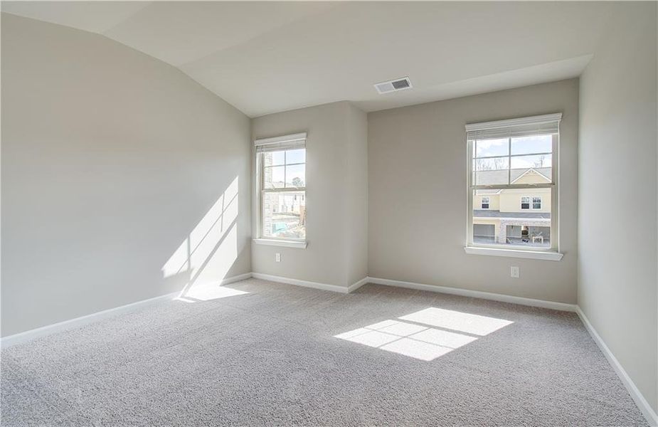 Spacious, unfurnished interior of a new home in Berkeley Lakes, Locust Grove (Image 27).