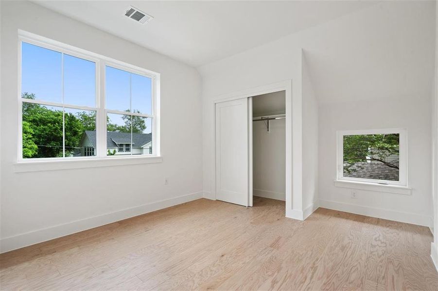 Upstairs secondary bedroom 2