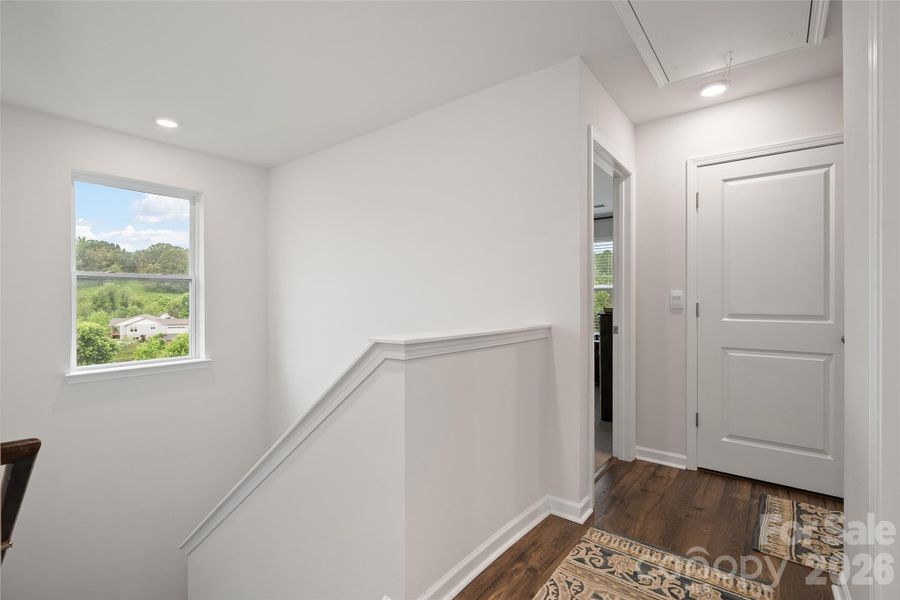 Spacious, unfurnished interior of a new home in Valleywood Farms, Waynesville (Image 21).