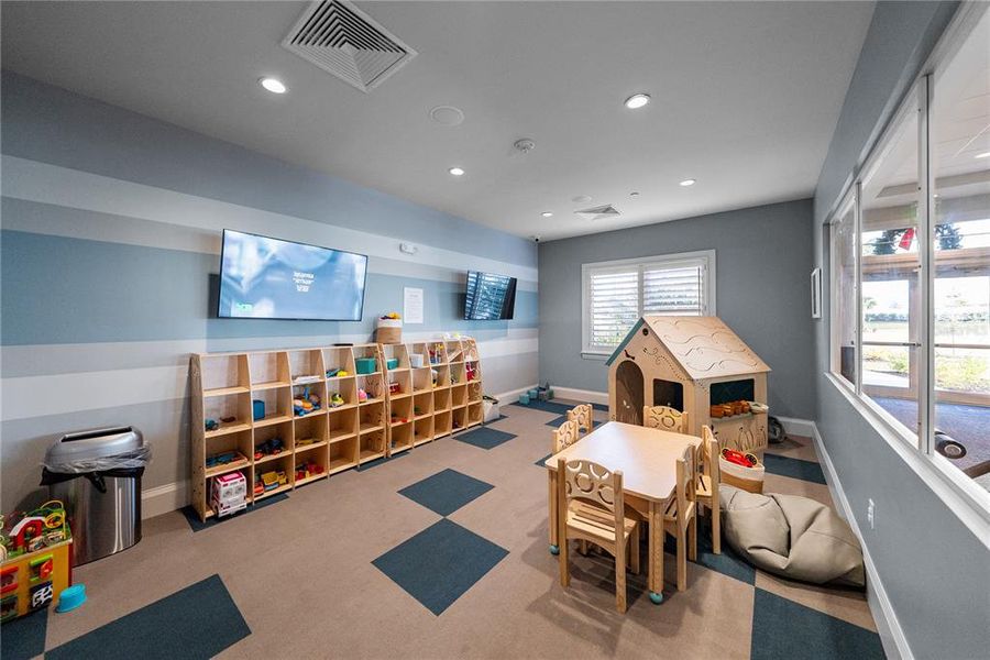 Furnished interior view inside a new home in , Bradenton (Image 18).