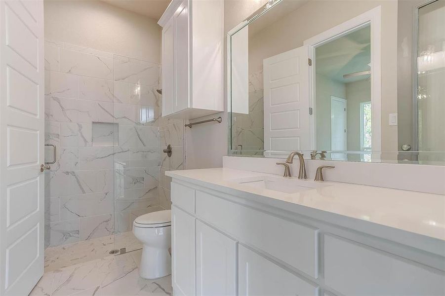 Furnished interior view inside a new home in Woodland Meadows, Fort Worth (Image 6). Furnished interior view inside a new home in Woodland Meadows, Fort Worth (Image 6).