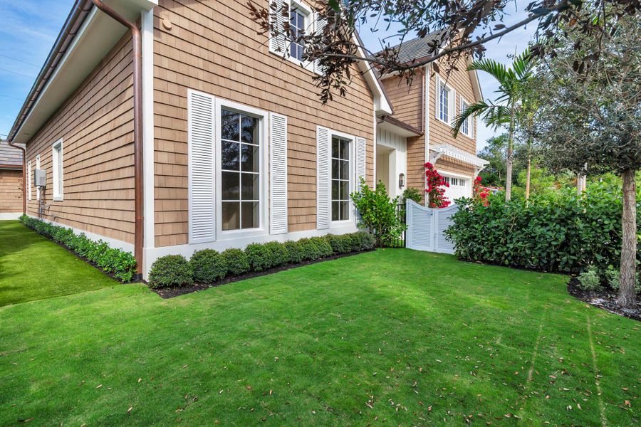 Exterior details and patio area of a home in , West Palm Beach (Image 32).