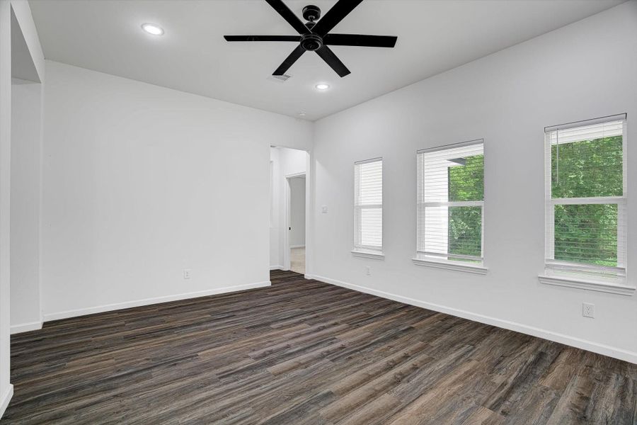 Spacious, unfurnished interior of a new home in , Kenefick (Image 19).