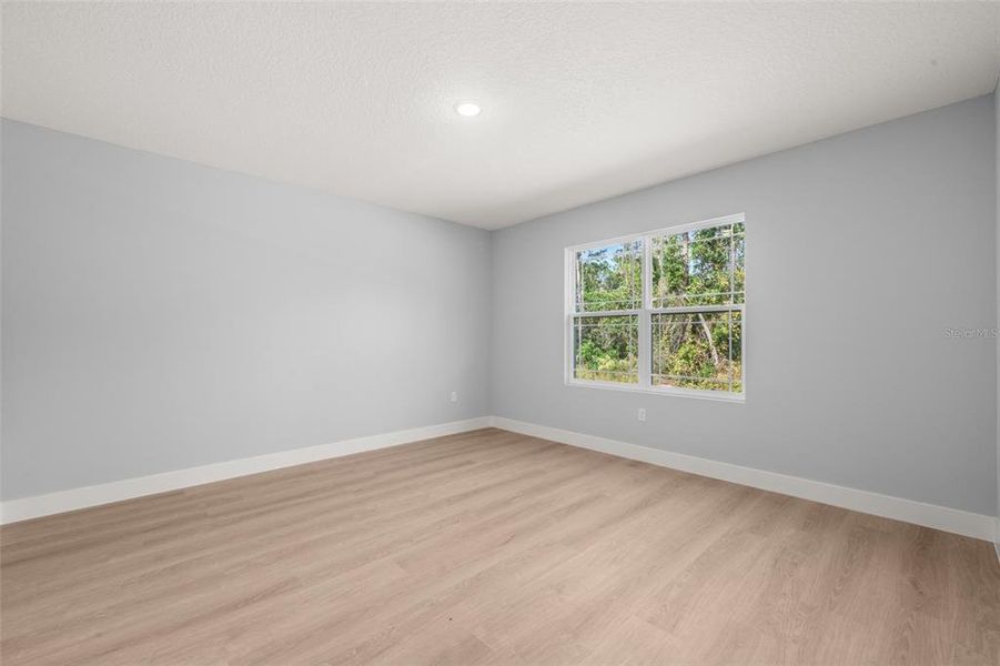 Spacious, unfurnished interior of a new home in , Sebring (Image 32).