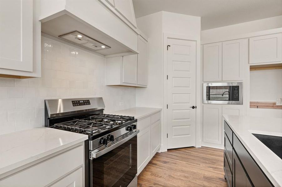 Furnished interior view inside a new home in The Resort on Eagle Mt. Lake, Fort Worth (Image 7). Furnished interior view inside a new home in The Resort on Eagle Mt. Lake, Fort Worth (Image 7).