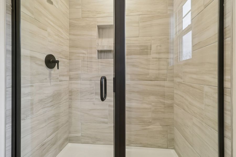 Representative interior finishes for a home built from the Bradley II by Great Southern Homes in Sedona, Greenville (Image 23).