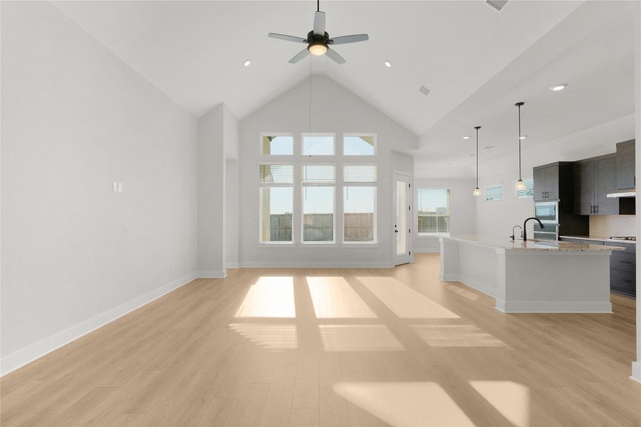 **PHOTO REPRESENTATIVE OF FLOORPLAN ONLY** **PHOTO REPRESENTATIVE OF FLOORPLAN ONLY**