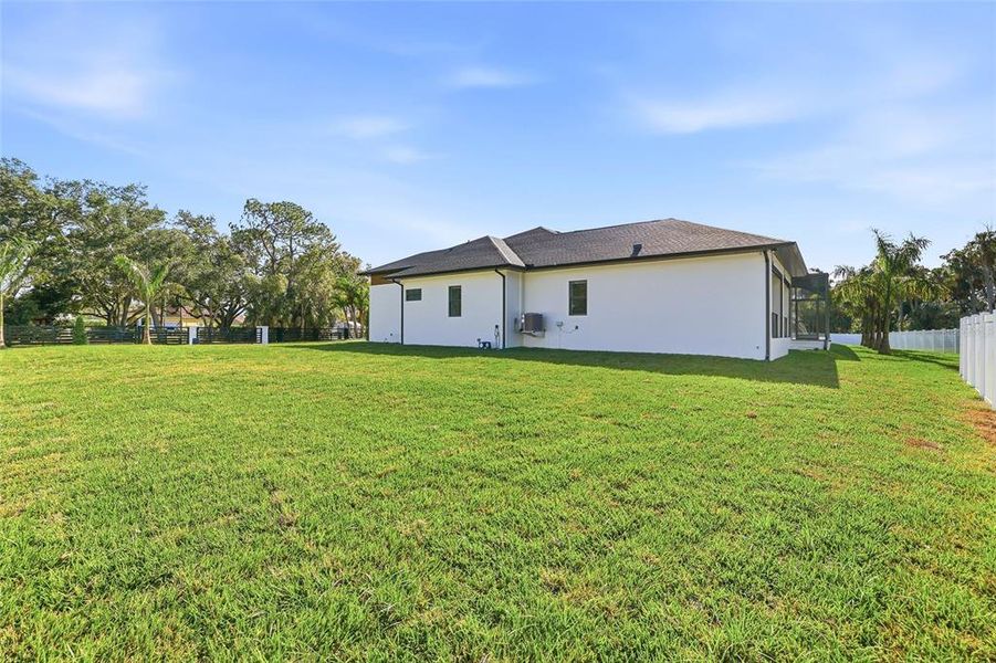Exterior details and patio area of a home in , Tampa (Image 43).