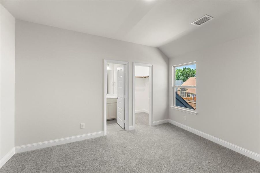 Spacious, unfurnished interior of a new home in Lake Shore Village, Rowlett (Image 28).