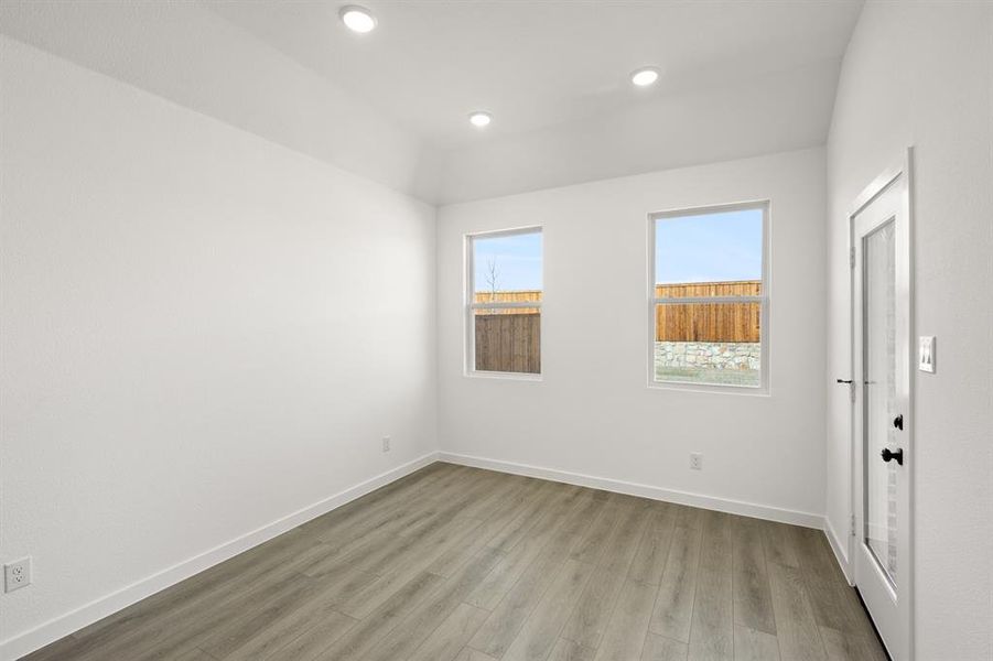 14_673 Tyronza- Dining-1