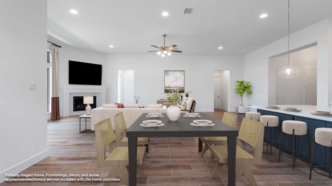 Furnished interior view inside a new home in Reunion 60'/70', Rhome (Image 6). Furnished interior view inside a new home in Reunion 60'/70', Rhome (Image 6).