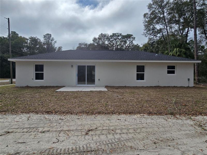 Exterior details and patio area of a home in , Ocklawaha (Image 17).