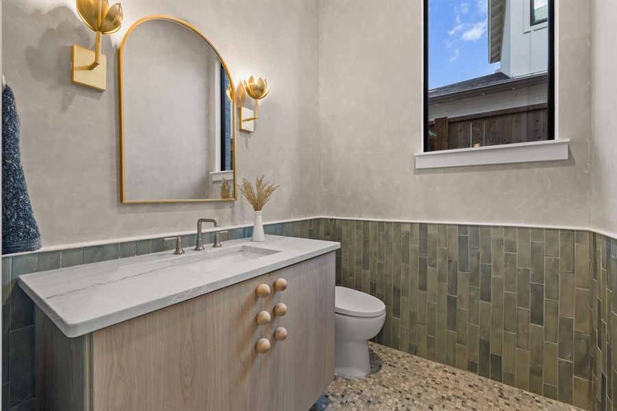 Furnished interior view inside a new home in , Dallas (Image 29).