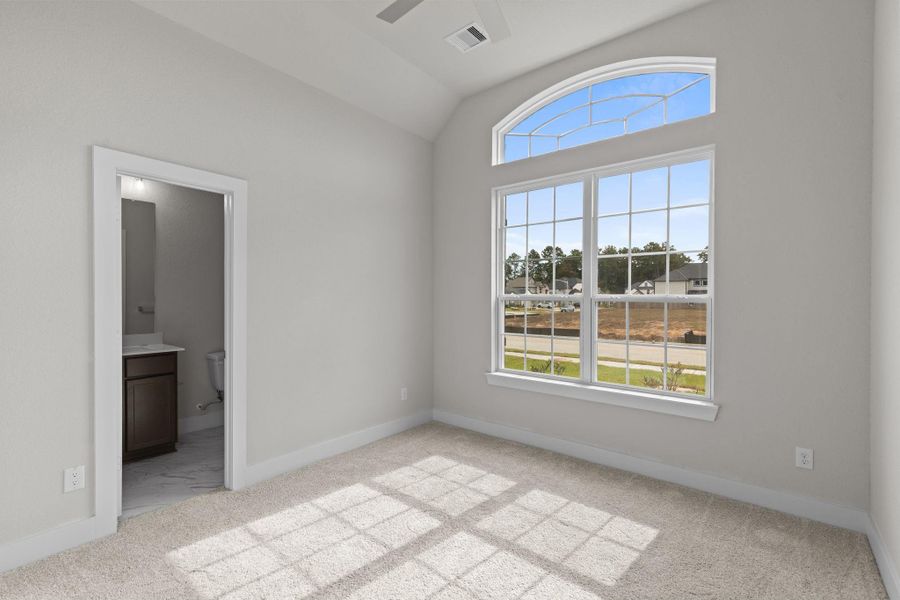 Spacious, unfurnished interior of a new home in Barton Creek Ranch, Conroe (Image 12). Spacious, unfurnished interior of a new home in Barton Creek Ranch, Conroe (Image 12).