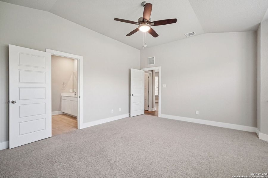 Spacious, unfurnished interior of a new home in Comanche Ridge, San Antonio (Image 36). Spacious, unfurnished interior of a new home in Comanche Ridge, San Antonio (Image 36).