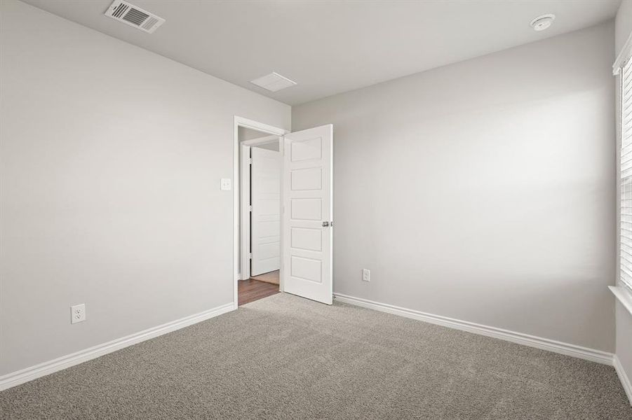Spacious, unfurnished interior of a new home in Rocky Creek Crossing, Fort Worth (Image 16). Spacious, unfurnished interior of a new home in Rocky Creek Crossing, Fort Worth (Image 16).