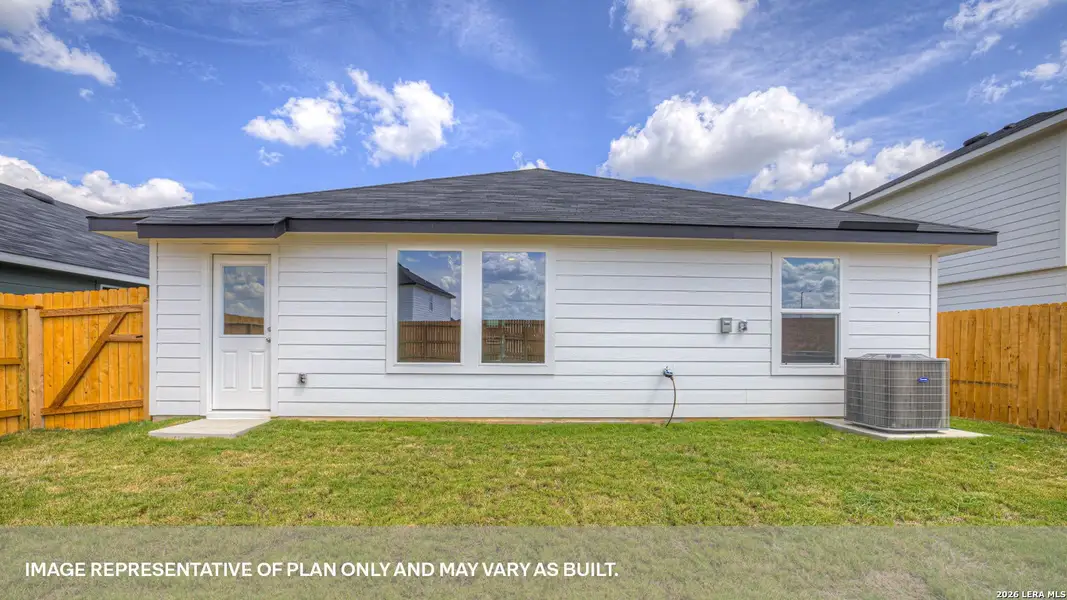 Exterior details and patio area of a home in , Luling (Image 3).