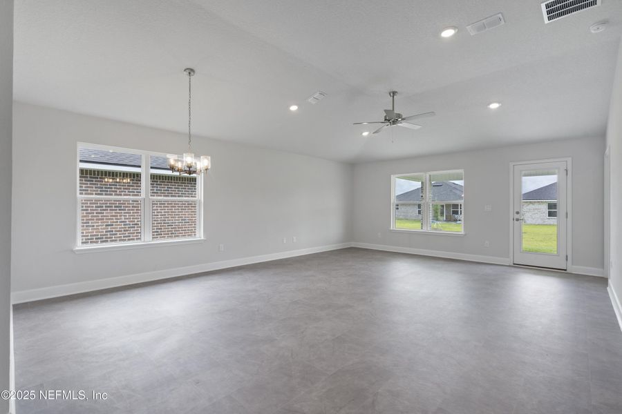 Spacious, unfurnished interior of a new home in Shadow Crest at Rolling Hills, Green Cove Springs (Image 19).