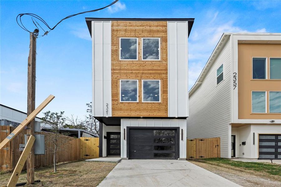 Contemporary house with a garage