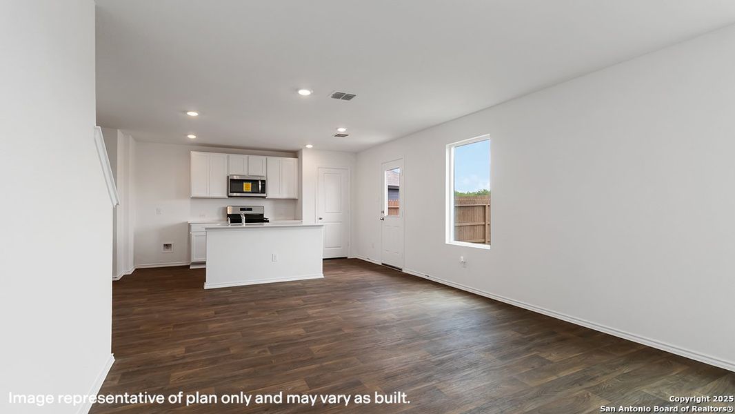 Spacious, unfurnished interior of a new home in Avenida, Converse (Image 19).