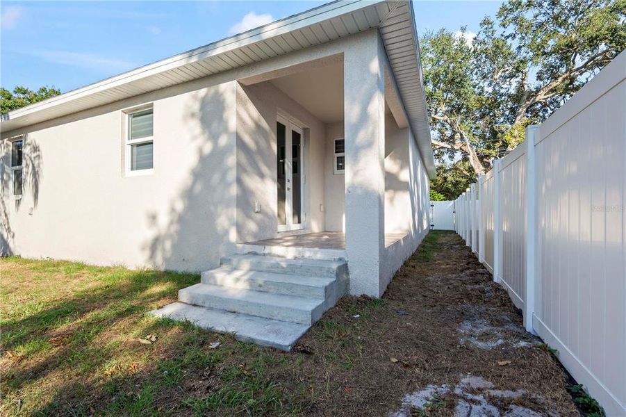 Exterior details and patio area of a home in , Pinellas Park (Image 28).