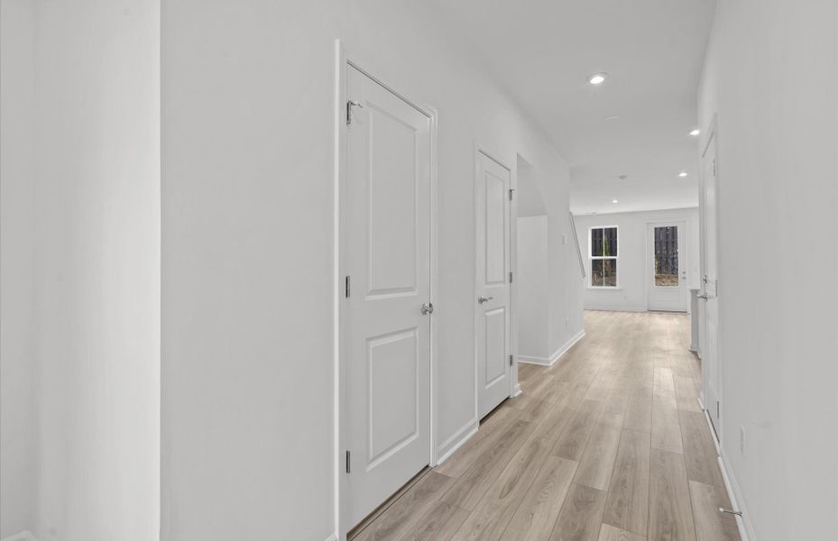 Spacious, unfurnished interior of a new home in Alston Park, Greenville (Image 23).