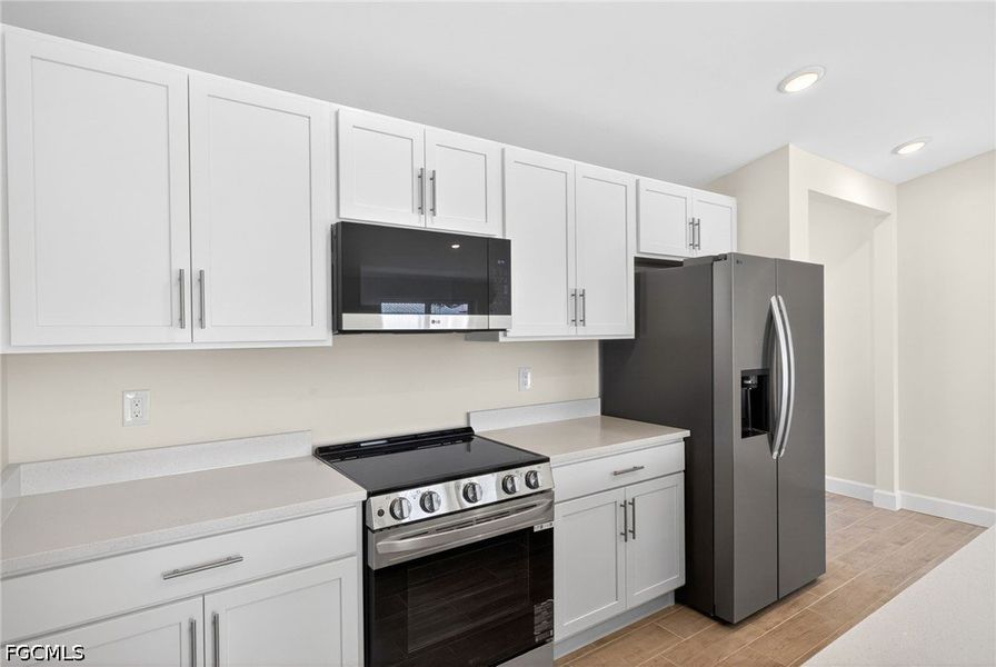Furnished interior view inside a new home in Cape Coral, Cape Coral (Image 9).