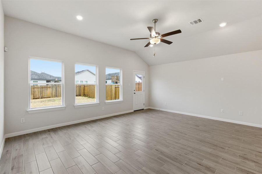 Spacious, unfurnished interior of a new home in Butler Farms, Liberty Hill (Image 18).