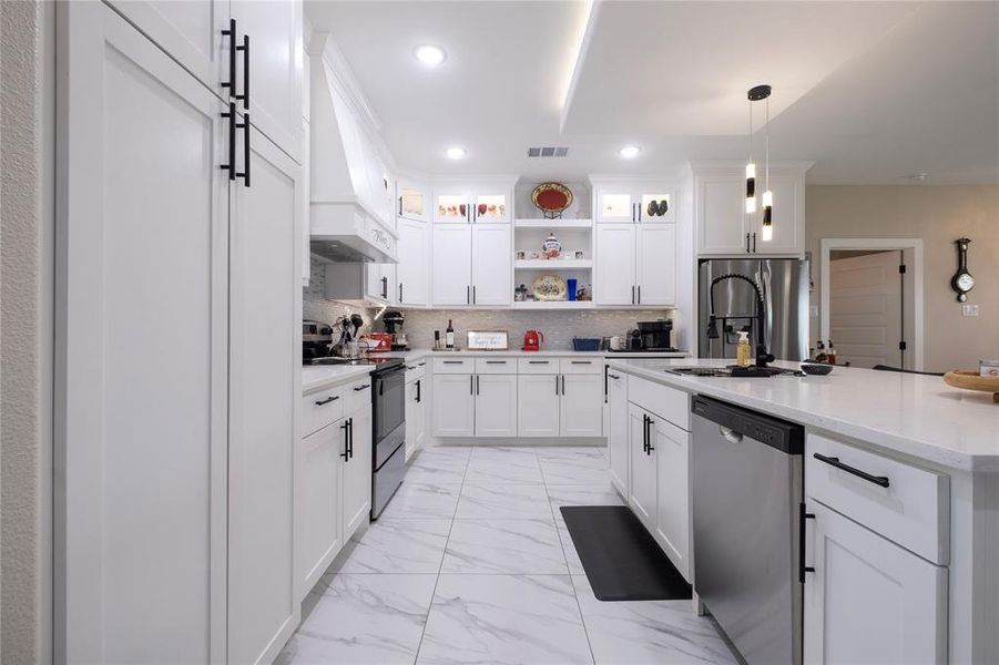 Furnished interior view inside a new home in , Mabank (Image 7).