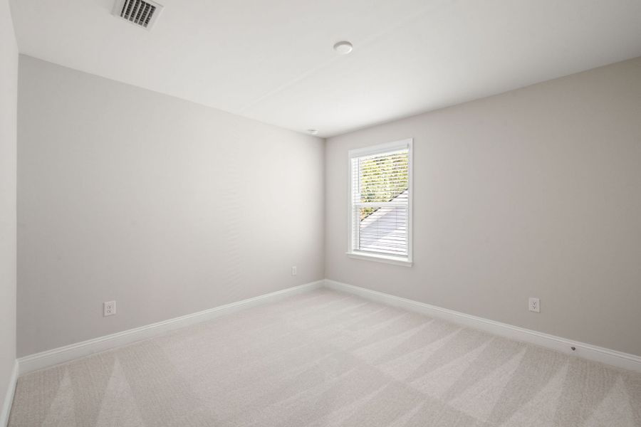 Spacious, unfurnished interior of a new home in Waterways, Richmond Hill (Image 56).
