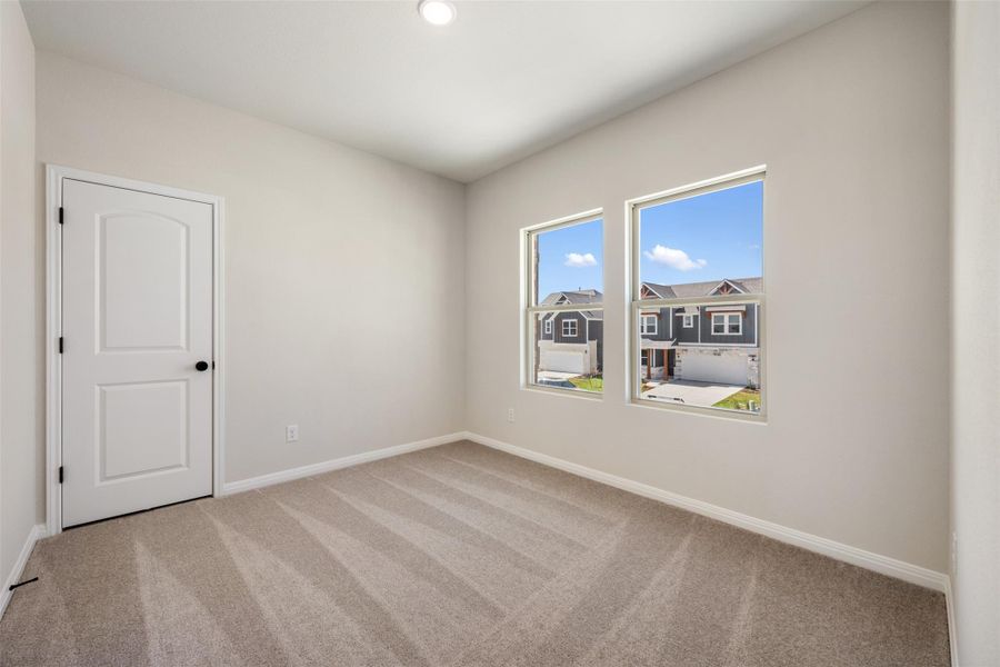 Spacious, unfurnished interior of a new home in Patterson Ranch, Georgetown (Image 32).