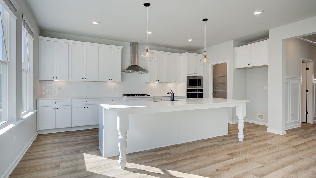 Representative furnished interior of a home built from the Ridgewood by DRB Homes in Kingston, Locust Grove (Image 10).