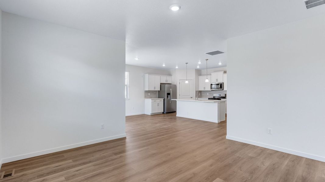 Spacious, unfurnished interior of a new home in Silver Peaks, Lochbuie (Image 11).