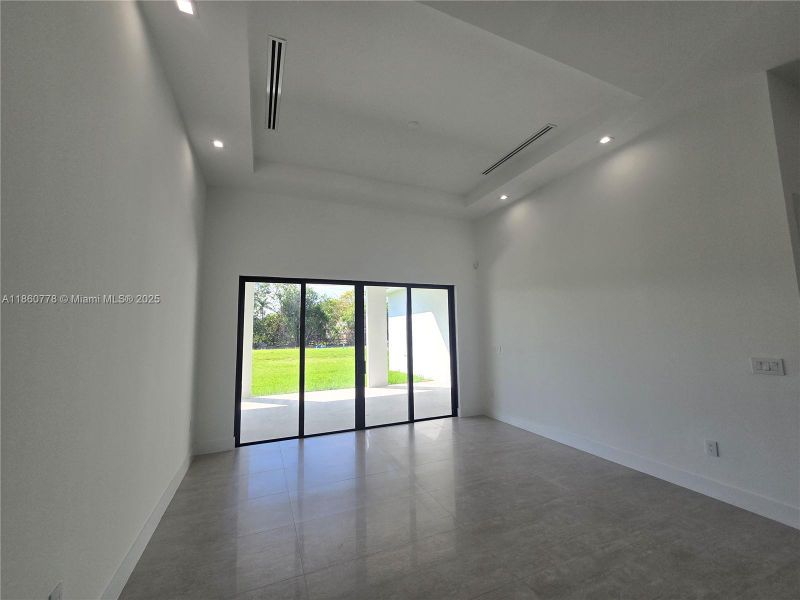 Spacious, unfurnished interior of a new home in , Homestead (Image 71).