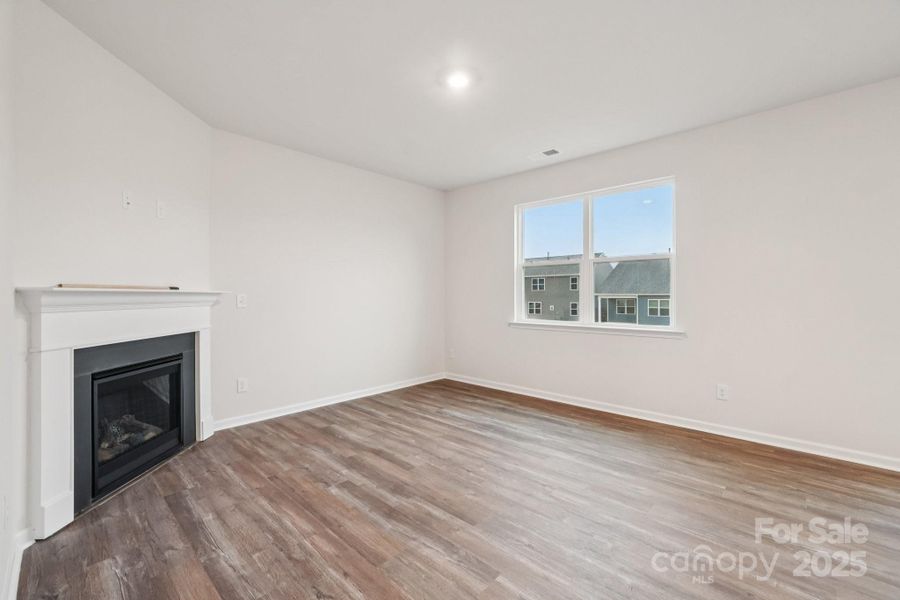 Spacious, unfurnished interior of a new home in Laurelbrook, Sherrills Ford (Image 7).