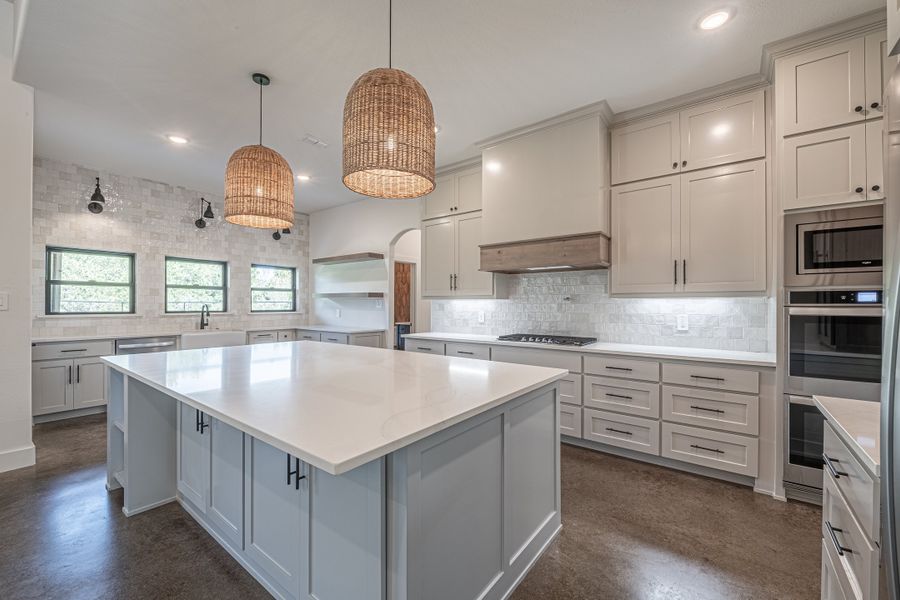 Furnished interior view inside a new home in Eagles Bluff, Weatherford (Image 8).