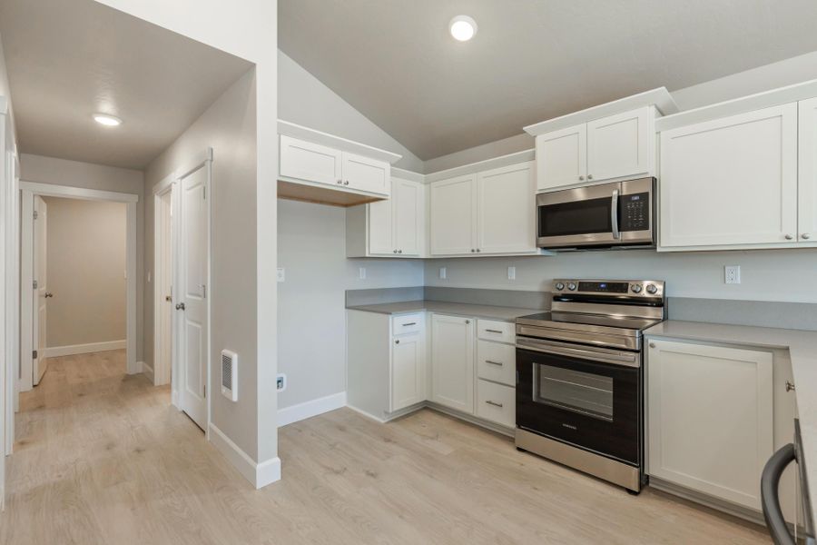 Furnished interior view inside a new home in Feather Ridge, Redmond (Image 28).