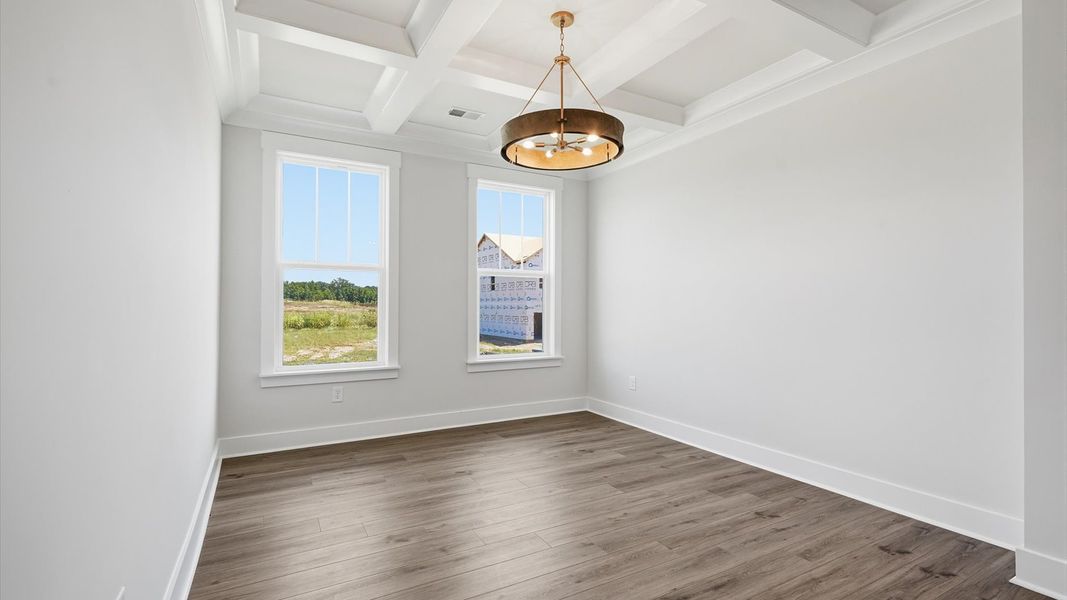 Exclusive dining area with coffered ceiling and refined finishes in a reputable location Exclusive dining area with coffered ceiling and refined finishes in a reputable location