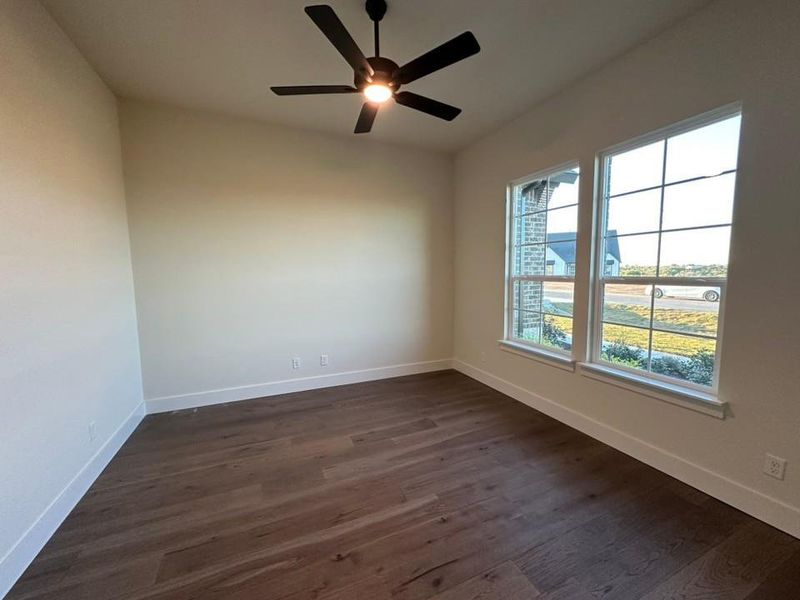 Spacious, unfurnished interior of a new home in Eagle Ridge Estates, Weatherford (Image 11).