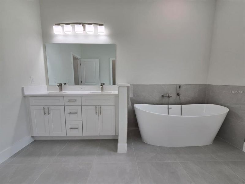 Furnished interior view inside a new home in , Port Charlotte (Image 10).