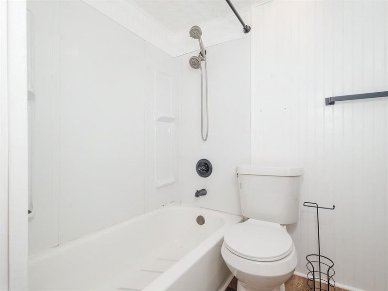 Furnished interior view inside a new home in , Brownwood (Image 6).