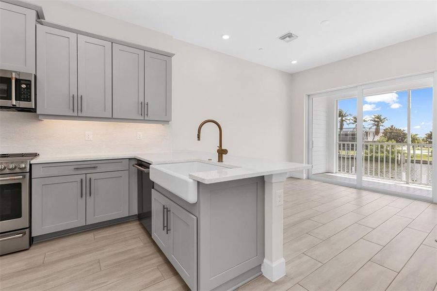 Furnished interior view inside a new home in Seahaven, Punta Gorda (Image 16).