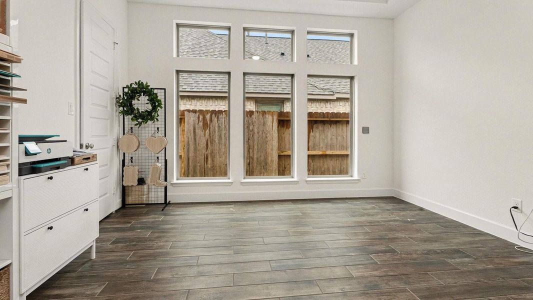 Spacious, unfurnished interior of a new home in Riceland, Mont Belvieu (Image 20).