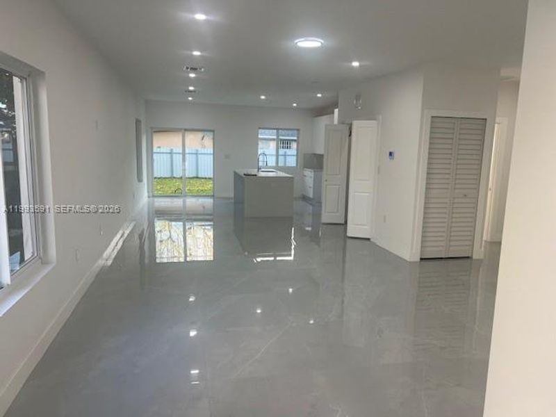 Spacious, unfurnished interior of a new home in , Miami (Image 17).