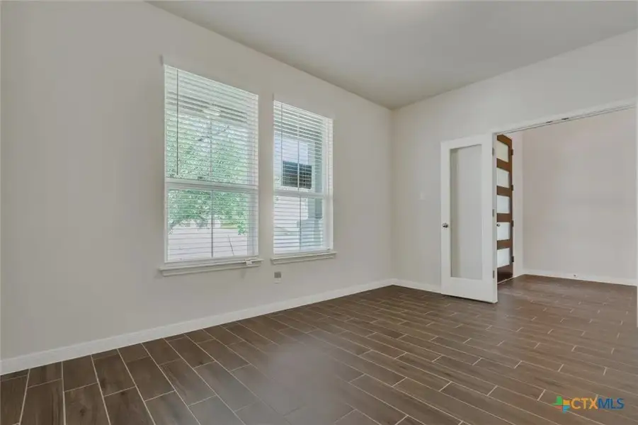 Representative unfurnished interior of a home built from the CHESEAPEAKE 3419SMR3CG by Saratoga Homes in Heritage Oaks, Killeen (Image 37). Representative unfurnished interior of a home built from the CHESEAPEAKE 3419SMR3CG by Saratoga Homes in Heritage Oaks, Killeen (Image 37).