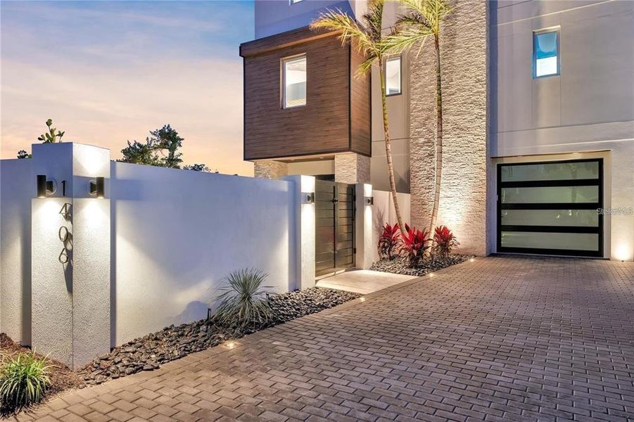 Exterior details and patio area of a home in , Sarasota (Image 33).