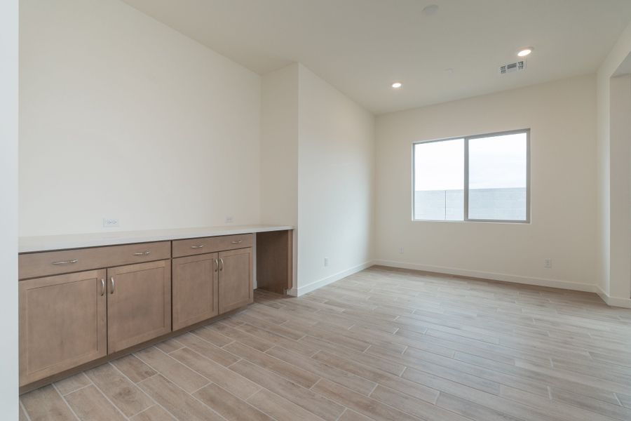 Spacious, unfurnished interior of a new home in Soleo, San Tan Valley (Image 12).