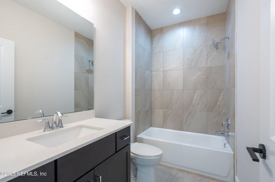 Furnished interior view inside a new home in SilverLeaf, St. Augustine (Image 12).