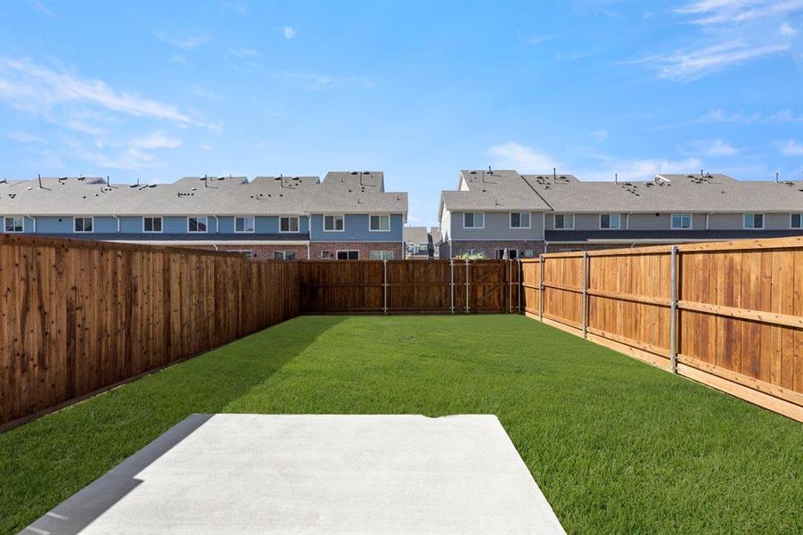 24_25. 708 Prosper - Patio