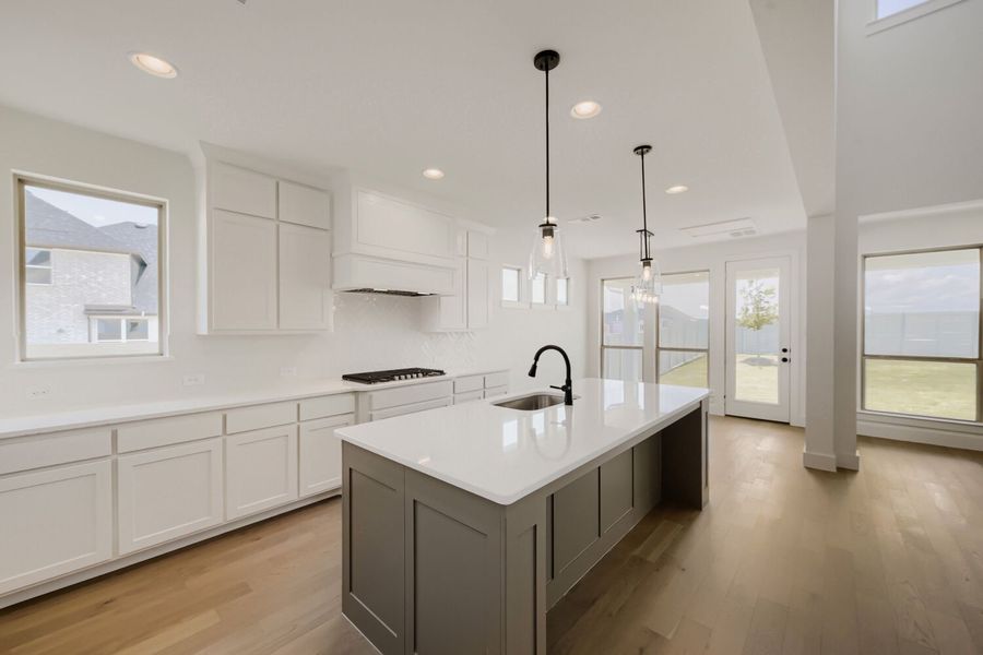 9904 Oak Glade - Kitchen